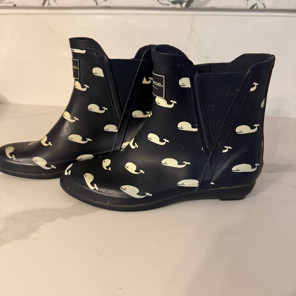 London Fog Navy Whale Print Ankle Boots - Picture 4 of 9